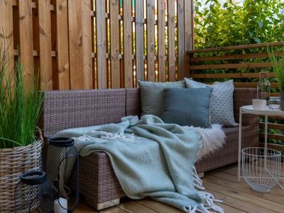 Najlepsze sofy ogrodowe, które pozwolą Ci się zrelaksować i odpocząć w komfortowych warunkach